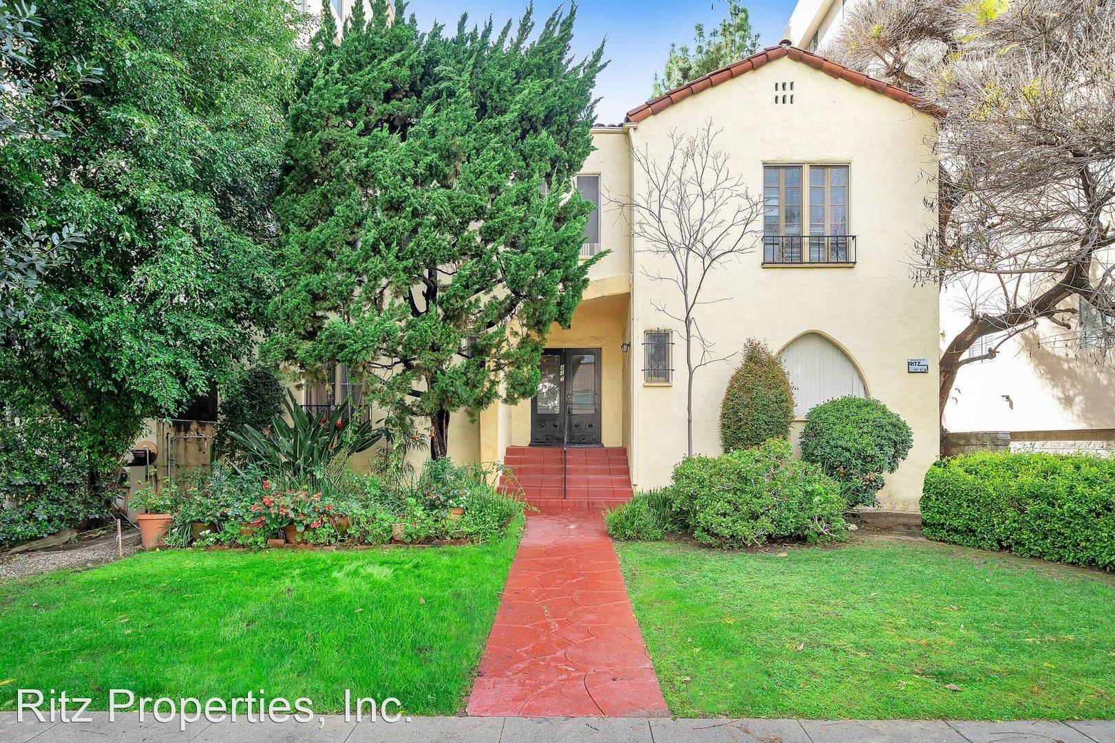 437 N. Oakhurst Dr.