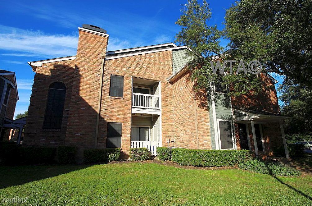 9218 BALCONES CLUB DR